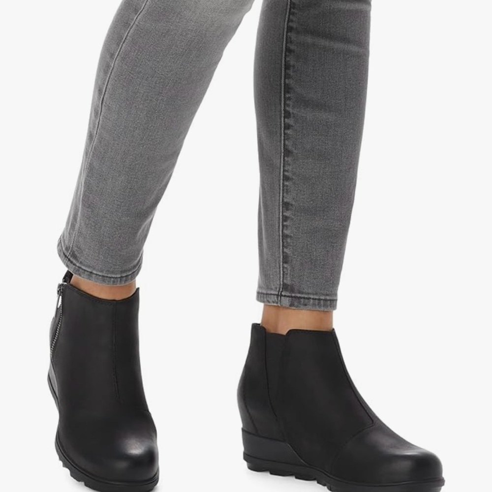 Sorel Women's Black Ankle Booties - Evie Zip Leather NWT - Picture 2 of 3